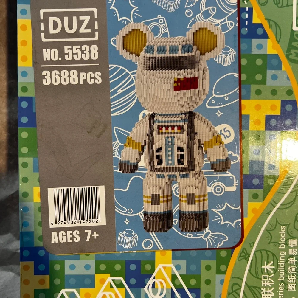 DUZ 3688pcs Magic Blocks Astronaut Bear 5538 White Space Theme Micro Building